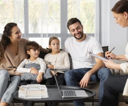 close-up-smiley-family-therapist