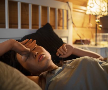 medium-shot-teenage-girl-hangover-ritual